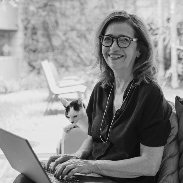 Cristina Mira - Quem conta um conto aumenta um ponto